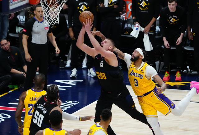 爱游戏APP下载包含穆雷意外战胜切尔西，领先优势明显引爆全场！的词条